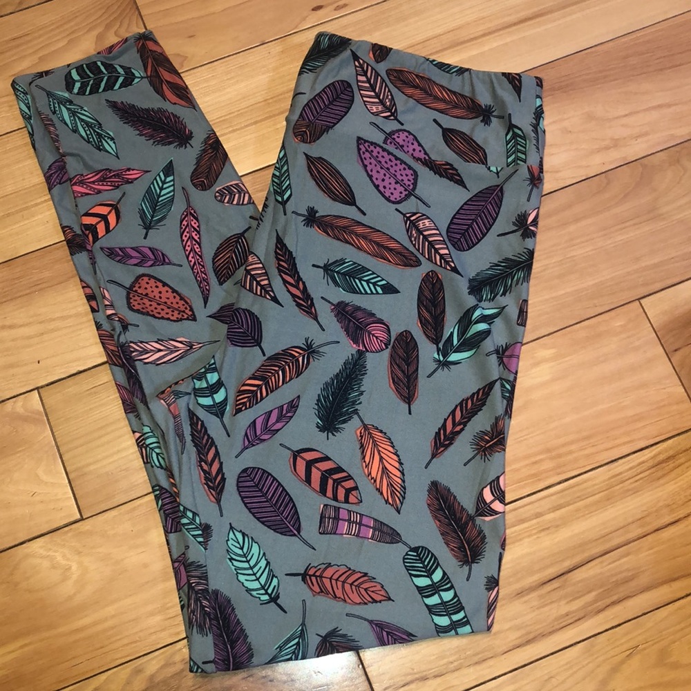 LuLaRoe Tall & Curvy leggings